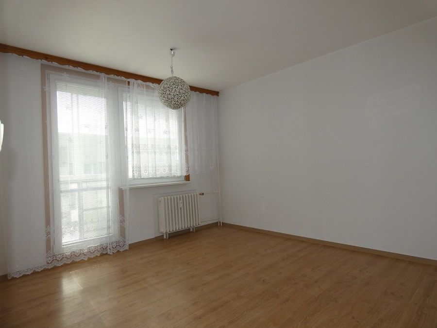 Nabízíme ke koupi byt 3+1, 75m2. 3.patro bez výtahu. Nedalek