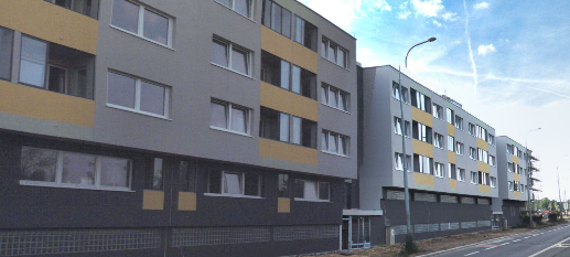 Garážové stání v přízemí – tj. v úrovni vjezdu do bytového d