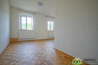 Realitní kancelář Jesenická realitní nabízí k pronájmu bytov