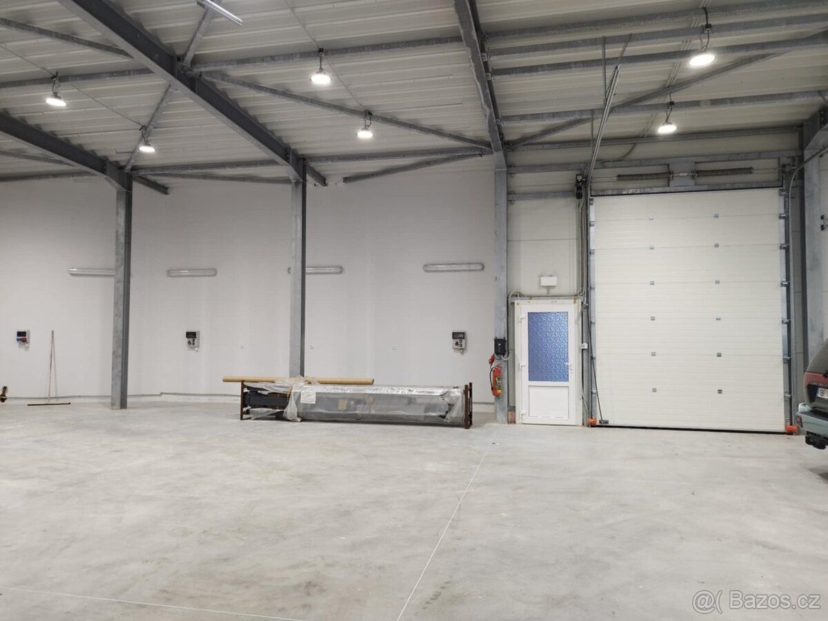 Pronajmu sklad, skladovací prostory o výměře 320m2, výška 6m