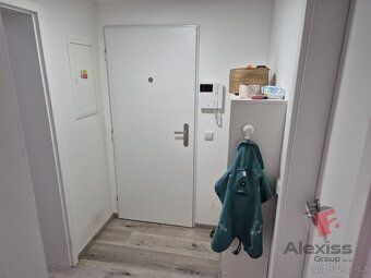 Pronájem atypického podkrovního bytu s galerií 84,65 m2, Sin