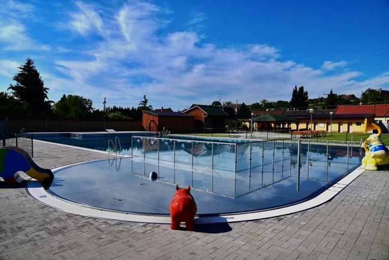 Nabízím k dlouhodobému pronájmu oplocenou zahradu o velikost