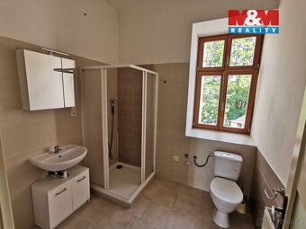 Nabízíme k pronajmutí slunný byt 2+1, v centru města Jablonc