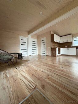 DŮM LYON 88 m² – VÝPRODEJ SHOWROOMU | IHNED K ODBĚRU | PRAHA
