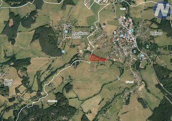 Pozemek je přístupný z obecný komunikace v.k. Masáková lhota