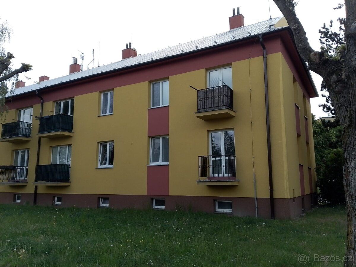 Prodám cihlový byt 3+1 v přízemí, čtyř bytovka. Bystřice pod