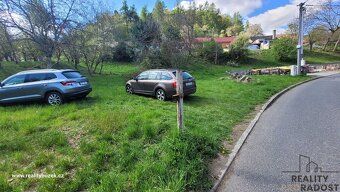 Nabízíme k prodeji atraktivní pozemek určený pro bydlení, na