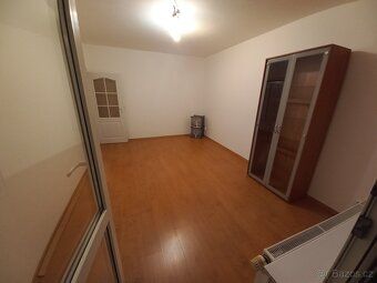 Nabízím k dlouhodobému pronájmu byt 2+1 s balkónem, velikost