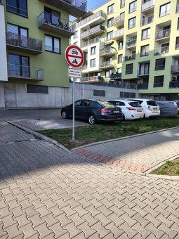 Nabízím pronájem parkovacího místa č. 9 v ul. Boženy Vikové 