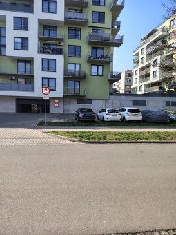 Nabízím pronájem parkovacího místa č. 9 v ul. Boženy Vikové 
