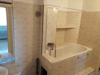 Nabízíme k prodeji klidný, slunný byt 3+1 (osobní vlastnictv