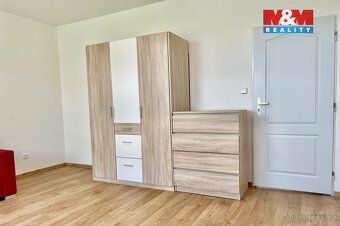 Nabízíme Vám k prodeji rodinný dům se zahrádkou, parkovacím 