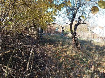 🌲 Prodej chaty na vlastním pozemku – Kamenice, Těptín (Praha
