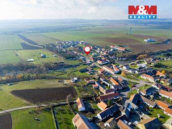 Stavební pozemek o výměře 892 m² v klidné rezidenční části Č