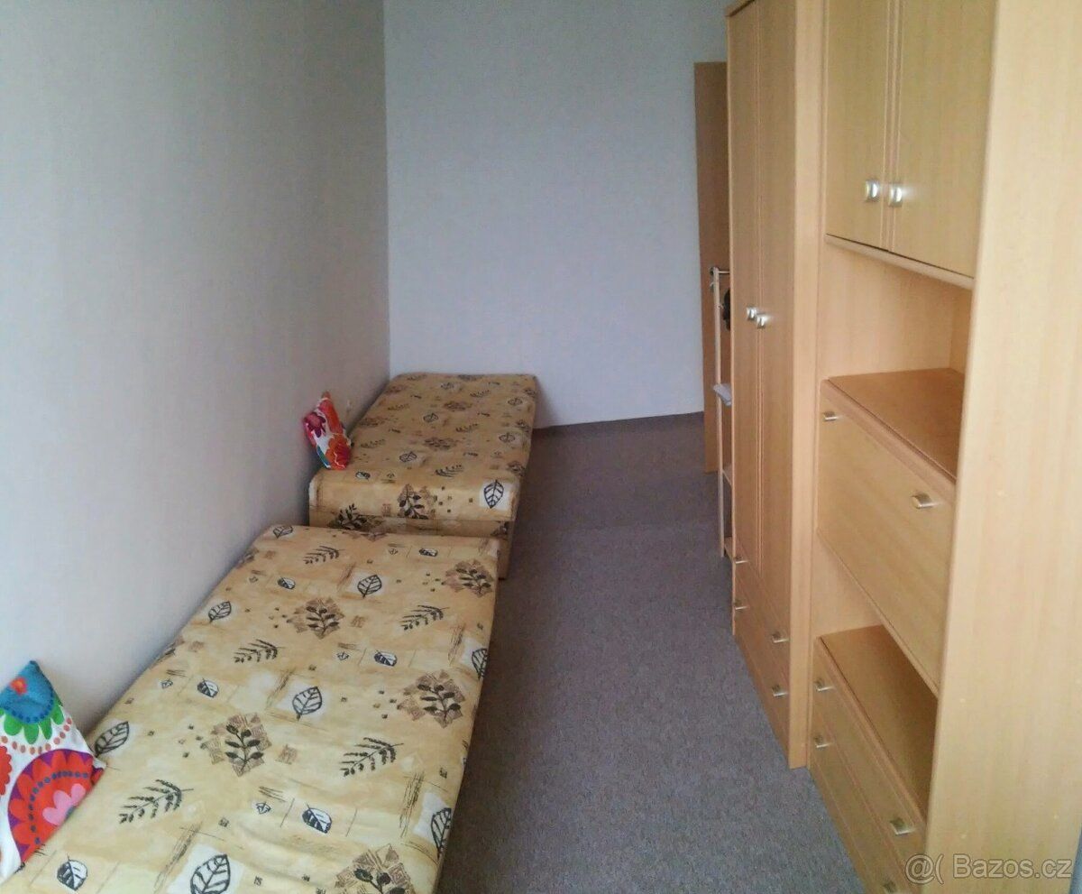Od 1. 7. nabízím 1 volné místo pro studentku ve sdíleném dvo