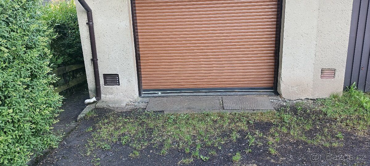 Nabízím k dlouhodobému pronájmu garáž v Novém Městě nad Metu