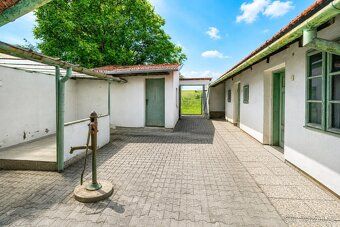 Prodej rodinného domu / stavebního pozemku 933 m², Podolí u 