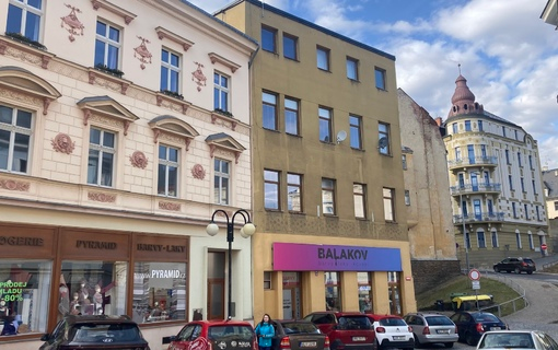 Prodám byt 1+kk 31m2 po rekonstrukci. Nachází se v centru Ja