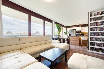 Prodej luxusního mezonetového bytu v obci Jeneč 145 m2 v prv