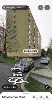 Garáž v Bukovanech u hřbitova