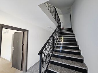 LaHoreal.eu ponúka na predaj luxusný zariadený apartmán s dv