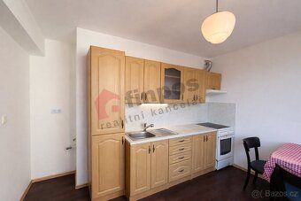 Nabízíme k pronájmu slunný byt 2+1 o rozloze 54 m² v atrakti