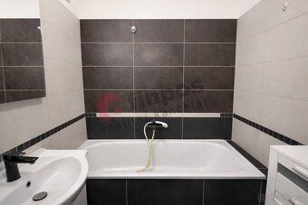 Nabízíme k pronájmu slunný byt 2+1 o rozloze 54 m² v atrakti