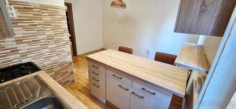 Nabízíme dlouhodobý pronájem bytu 2+1 o výměře 48 m², který 