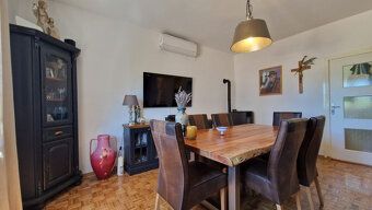 Dom s dvoma apartmánmi v blízkosti mora, Sukošan, Chorvátsko