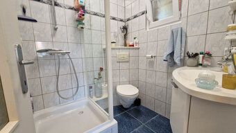 Dom s dvoma apartmánmi v blízkosti mora, Sukošan, Chorvátsko