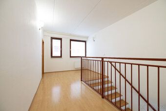 Nabízíme k prodeji nadstandardní, mezonetový byt 4+kk, 144m2