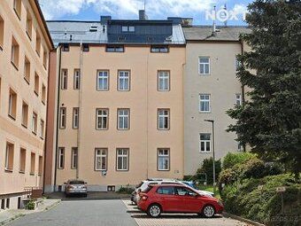 Po rekonstrukci 2+1, 3kk, 3+1 s balkonem. Vyšší patro tak s 