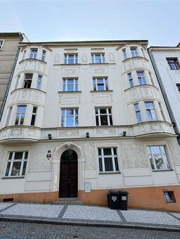 K dlouhodobému pronájmu nabízíme světlý byt o dispozici 2+kk