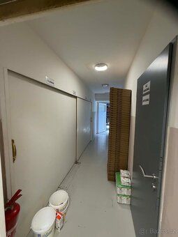 Nabízím k přenechání zavedenou a funkční provozovnu kebabu n