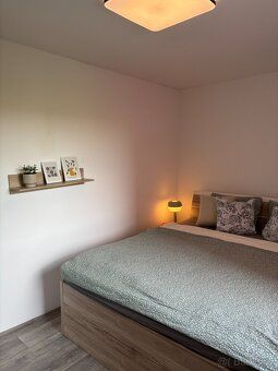 Nabízíme k pronájmu elegantně zařízený byt 2+1 o ploše 53 m²