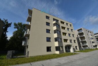 K dlouhodobému pronájmu nabízíme výjimečný byt 3+kk o výměře