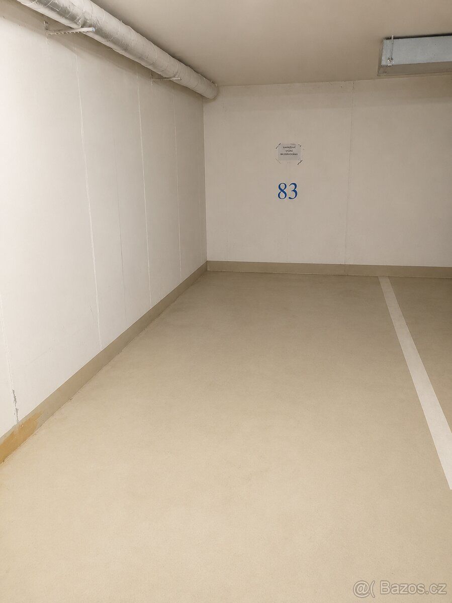 Prodej garážového stání číslo 83.Šířka 2,5m x 5,3m délka. Ce