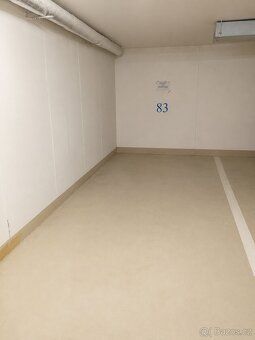Prodej garážového stání číslo 83.Šířka 2,5m x 5,3m délka. Ce