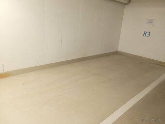 Prodej garážového stání číslo 83.Šířka 2,5m x 5,3m délka. Ce