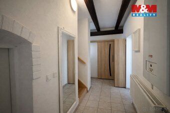 Nabízíme ke koupi kvalitní rodinný dům o užitné ploše 190 m²