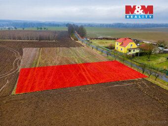 Nabízíme k prodeji stavební pozemek o výměře 1 003 m² v obci
