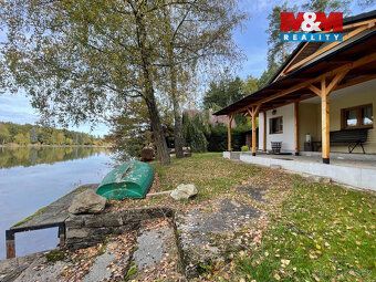 Nabízíme k prodeji zcela vybavenou chatu na vyjimečném místě
