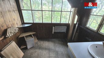 Hledáte chatu na samotě v hezké přírodě, kde si odpočinete a