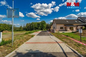 Nabízíme k prodeji stavební pozemek o výměře 1265 m² v klidn