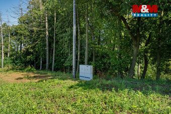 Nabízíme k prodeji stavební pozemek o výměře 1265 m² v klidn
