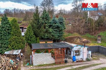 Nabízíme Vám k prodeji útulnou cihlovou chatu v klidné části