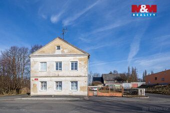 Nabízíme k prodeji prostorný a slunný byt 2+1 o užitné ploše