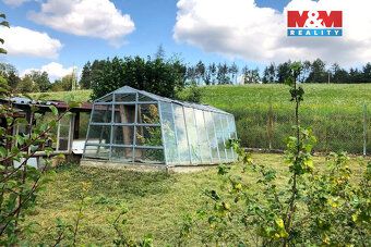 Nabízíme k prodeji chatu 20 m² na stavebním pozemku o rozloz