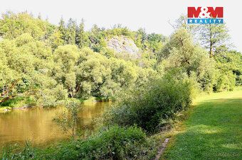 K prodeji nabízíme atraktivní komerční pozemek o rozloze 804