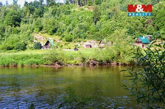 K prodeji nabízíme atraktivní komerční pozemek o rozloze 804